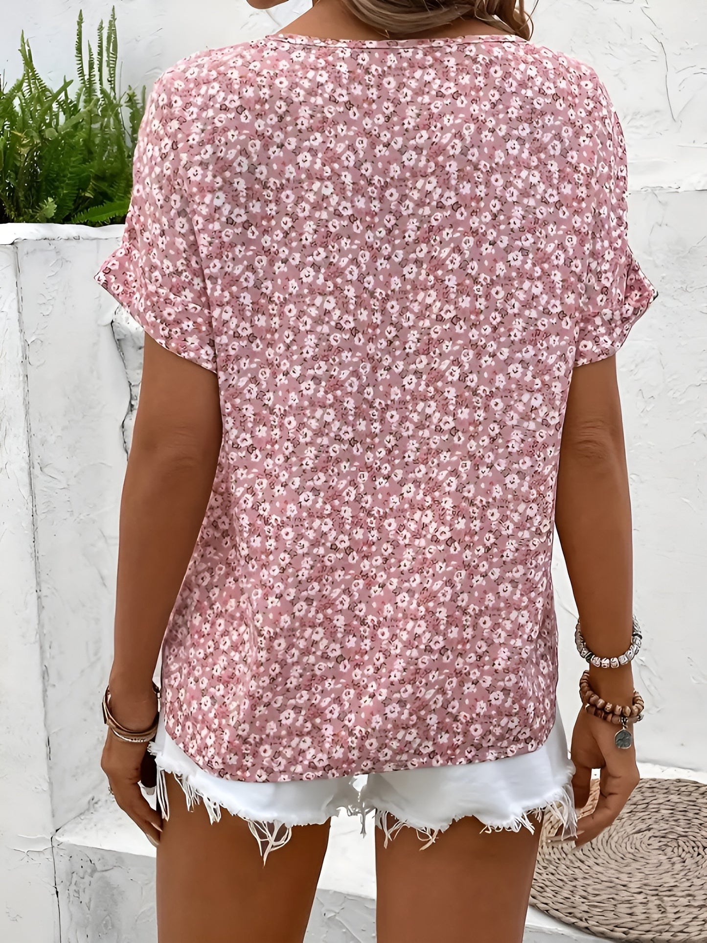 Tilde™ | Elegant blommig blus i somrig stil