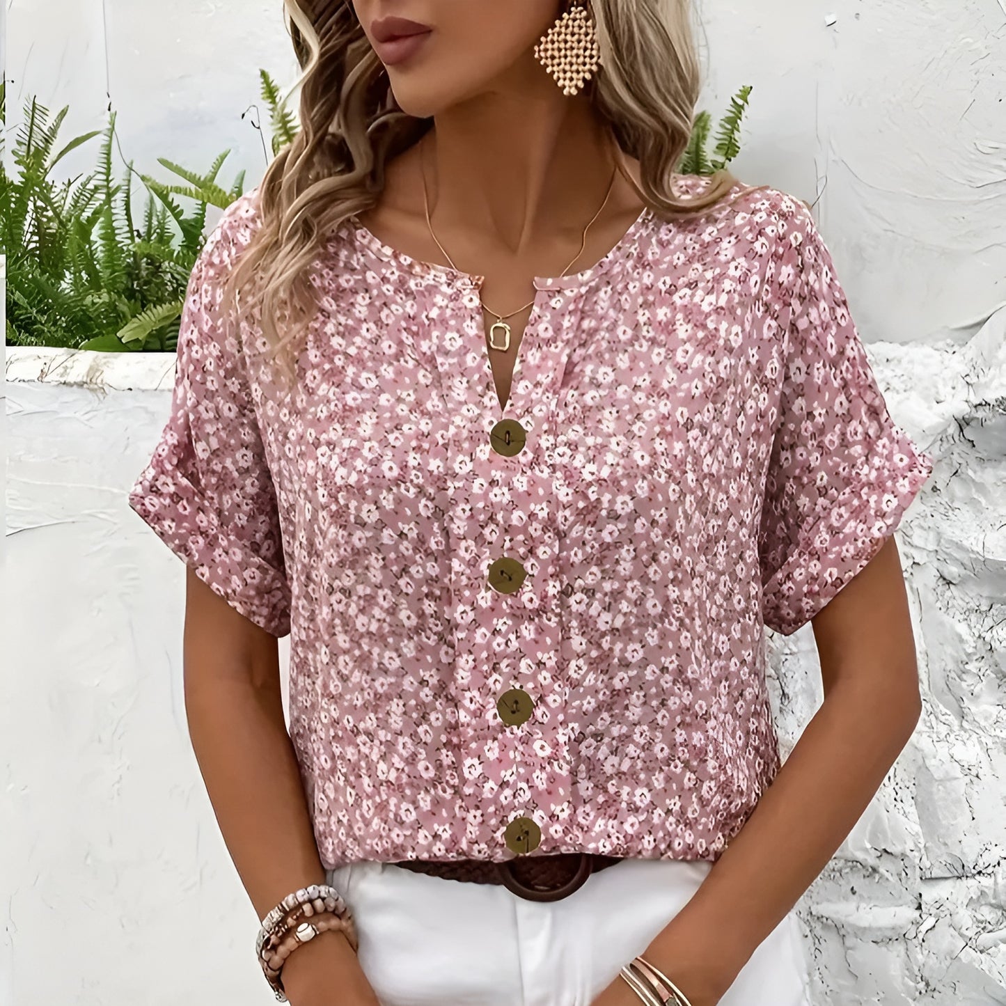 Tilde™ | Elegant blommig blus i somrig stil