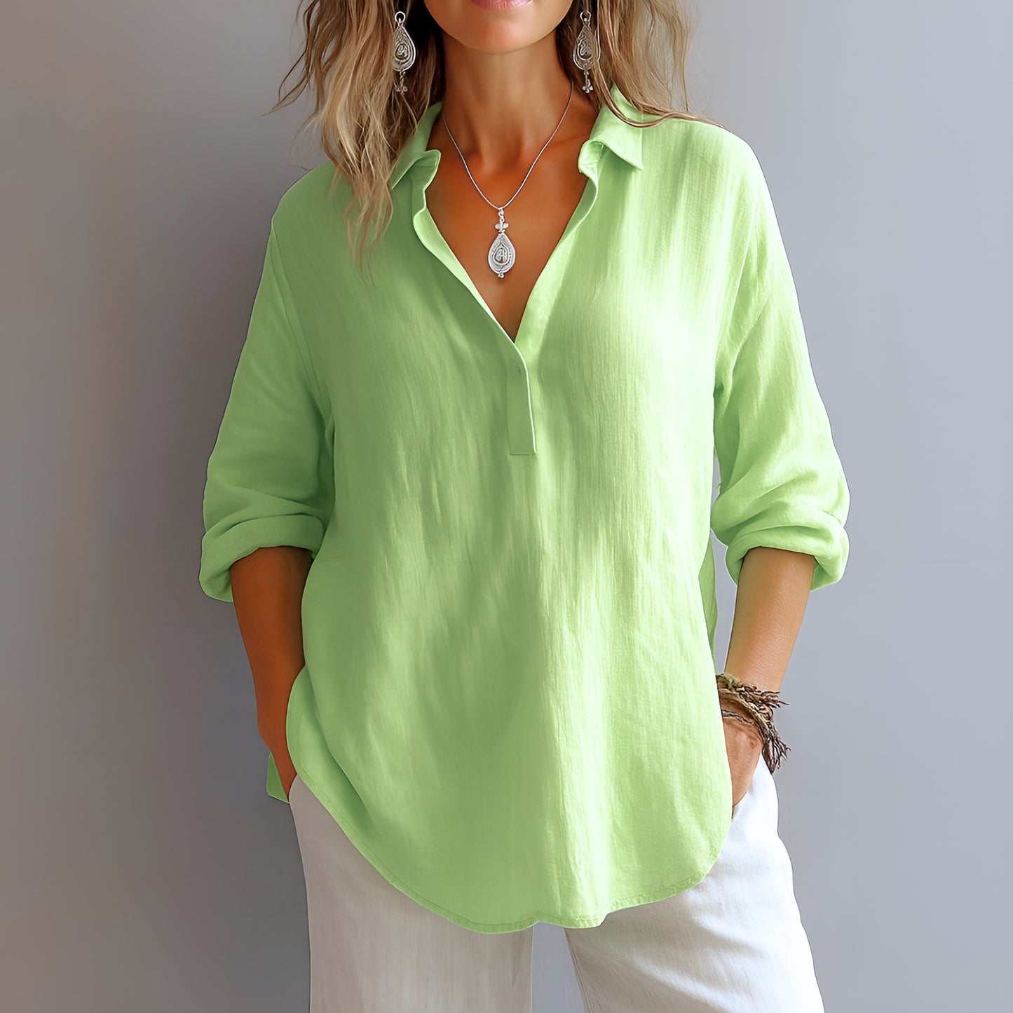 Tyra™ | Elegant linneskjorta med V-ringning